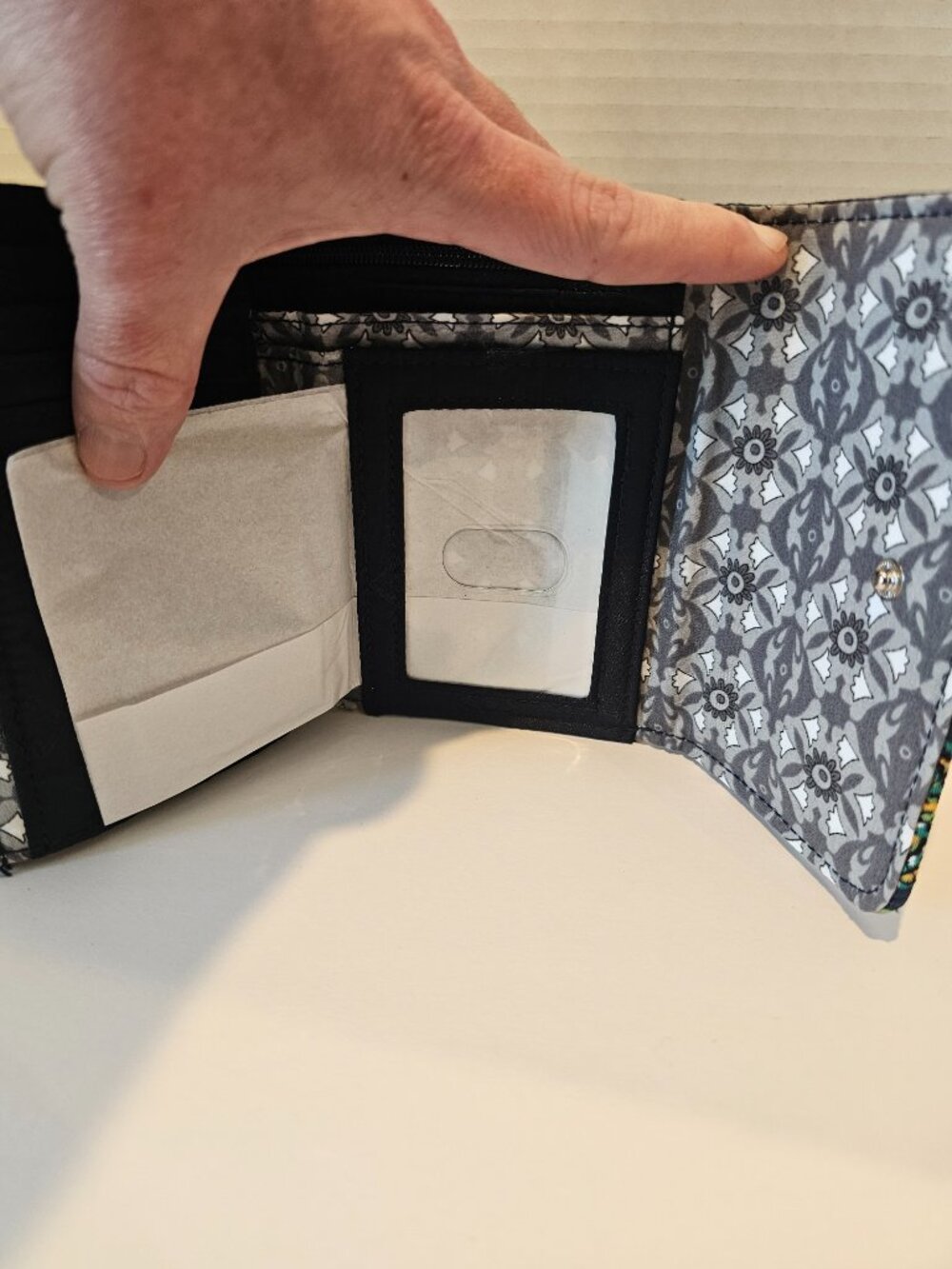 NWT Vera Bradley RFID Riley Compact Wallet Plants Flower Blue Green Cactus White - Picture 4 of 12